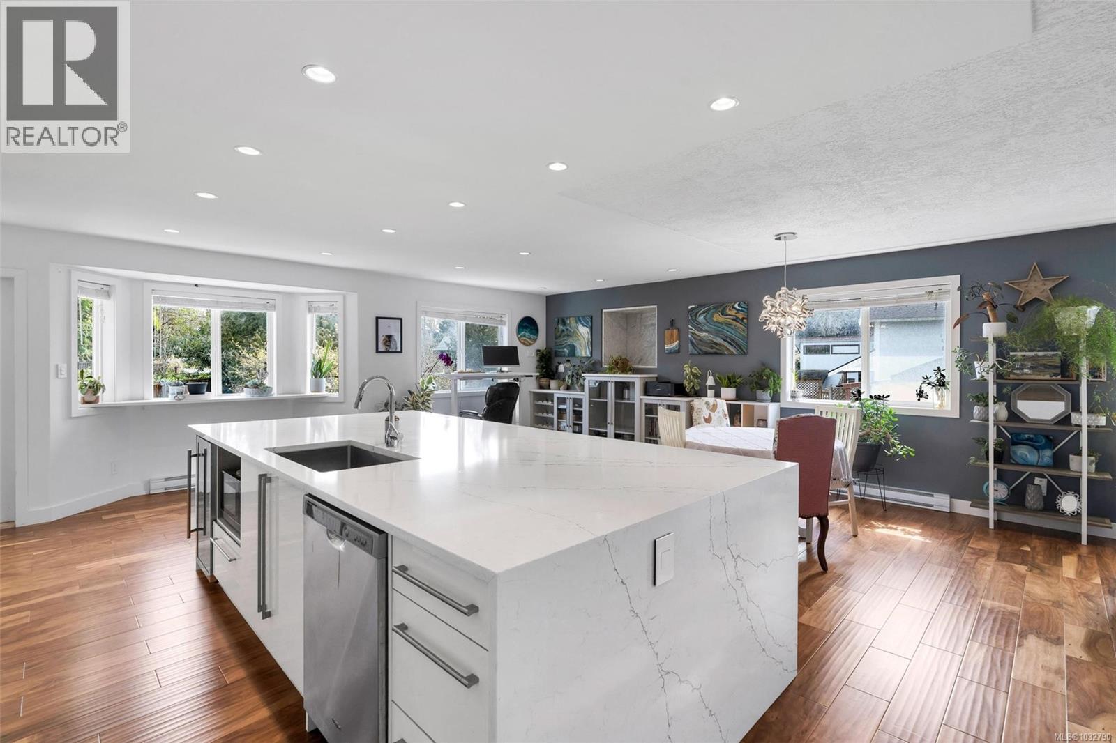  3859 Epsom Drive, Saanich