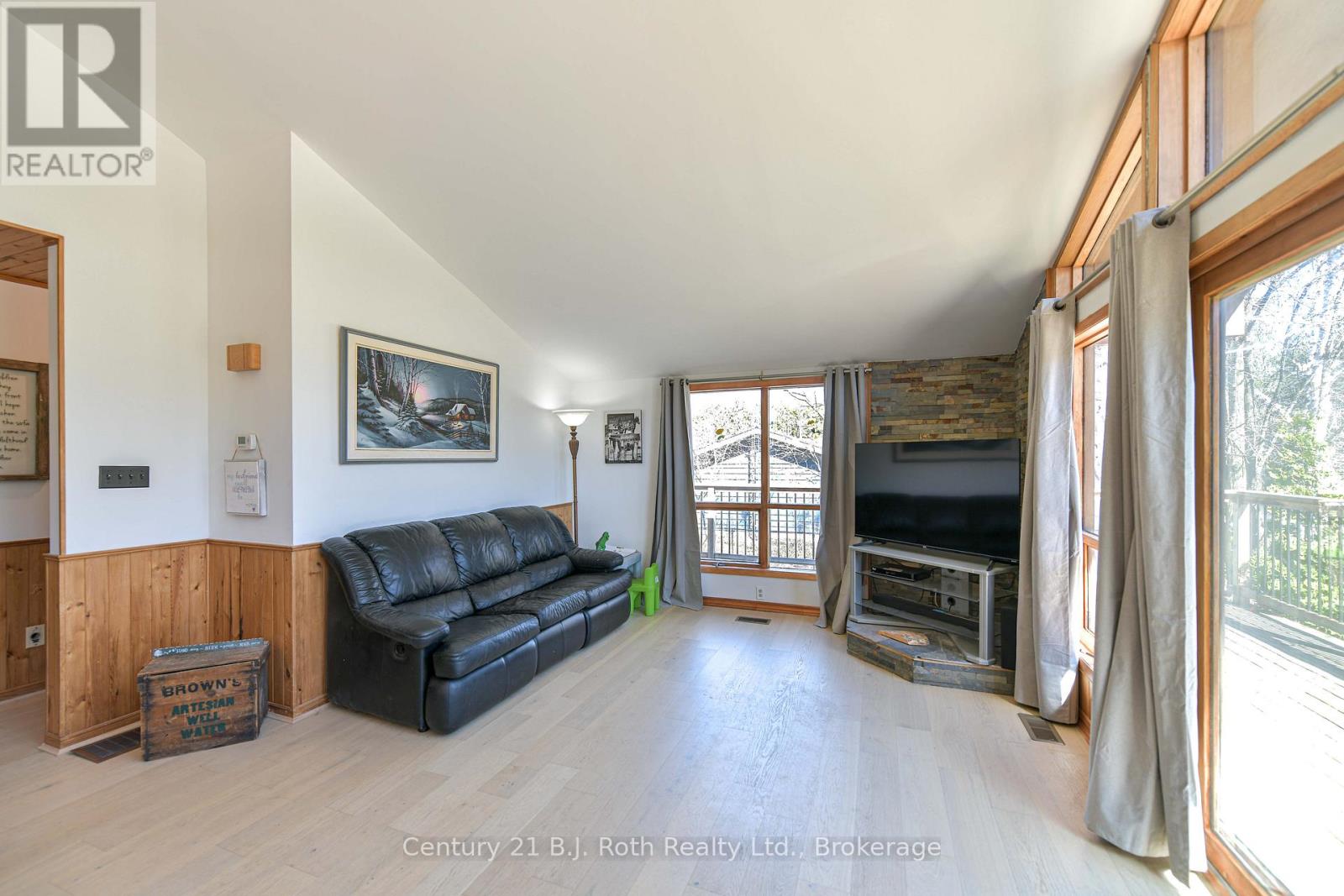 2352 REEVES ROAD - 16