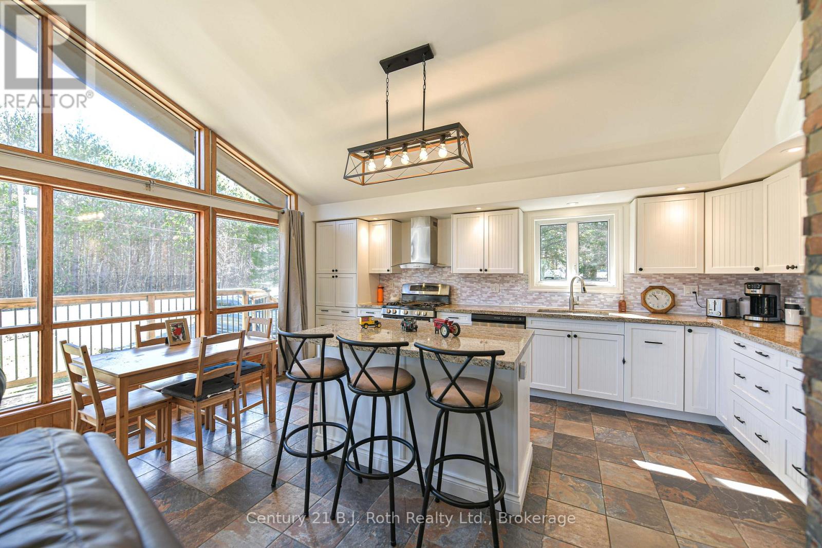 2352 REEVES ROAD - 17