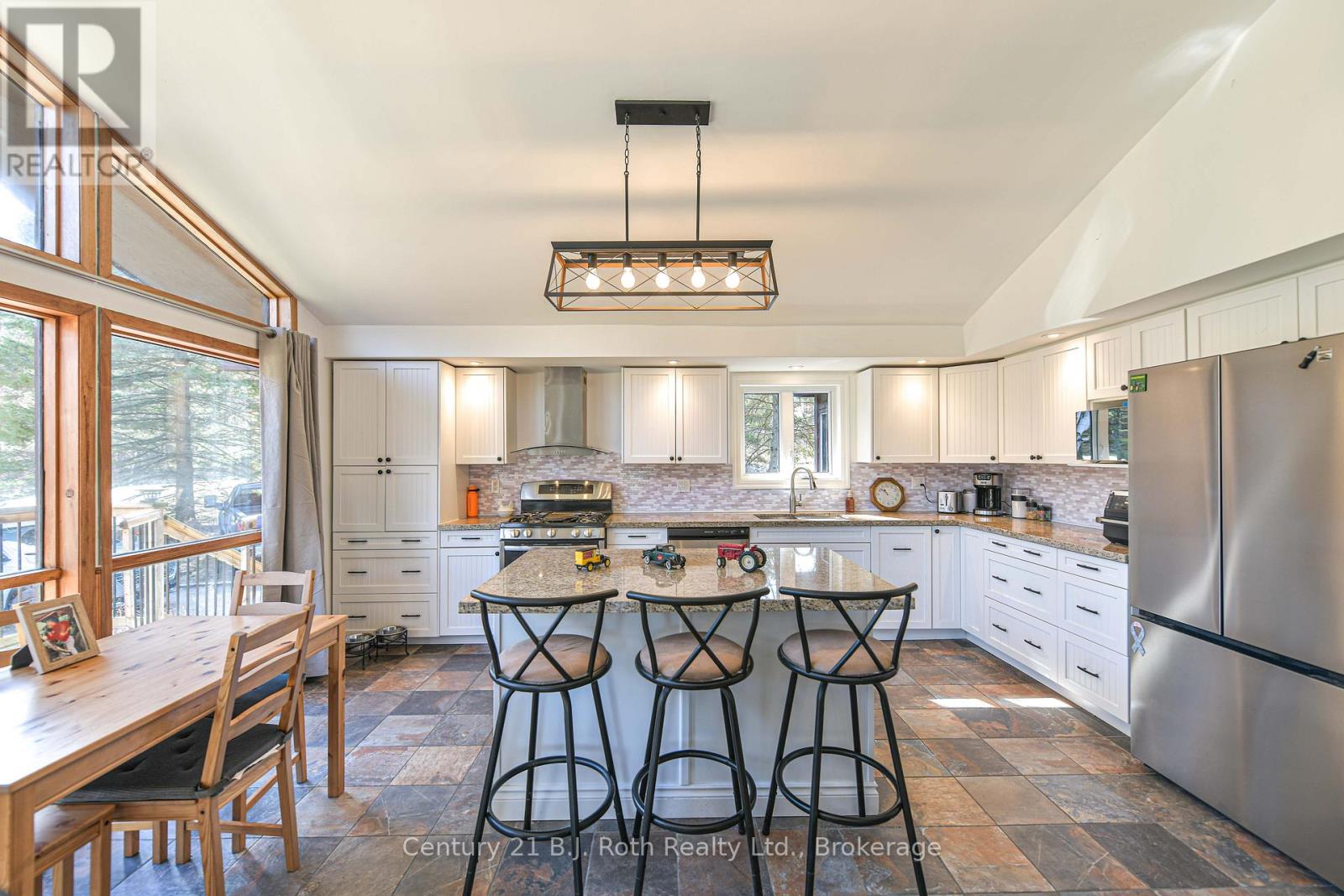 2352 REEVES ROAD - 19