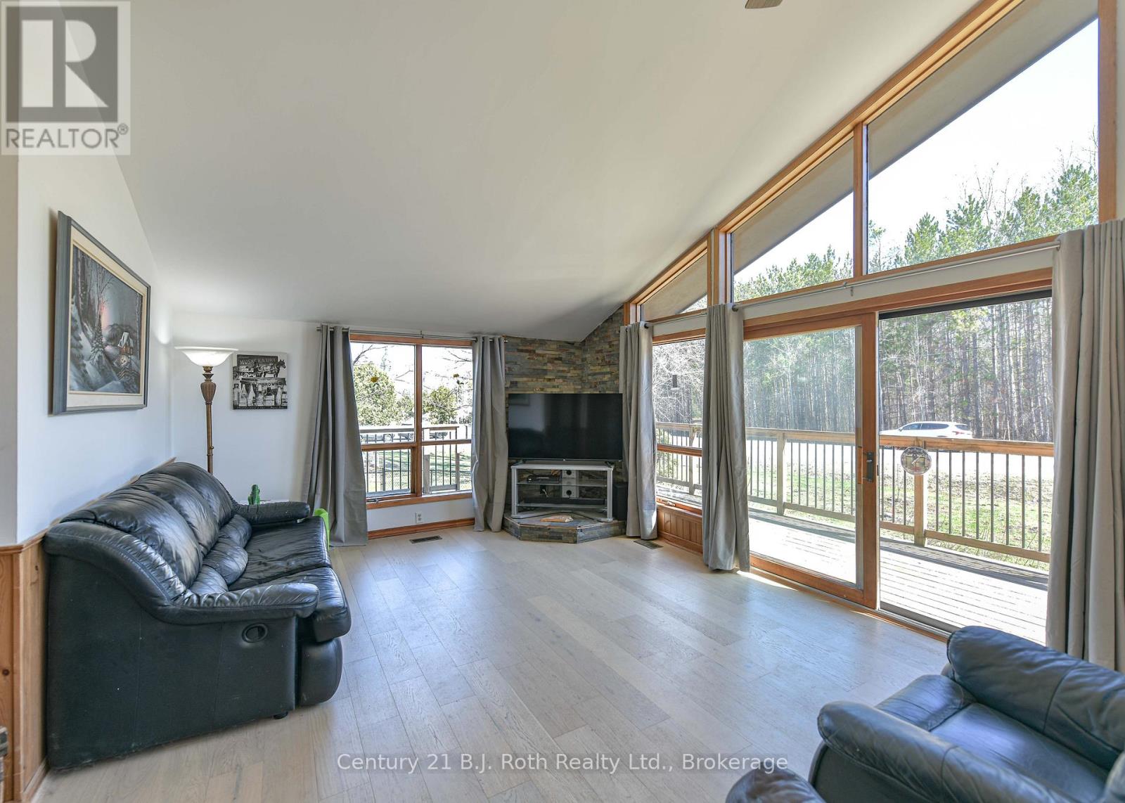 2352 REEVES ROAD - 20