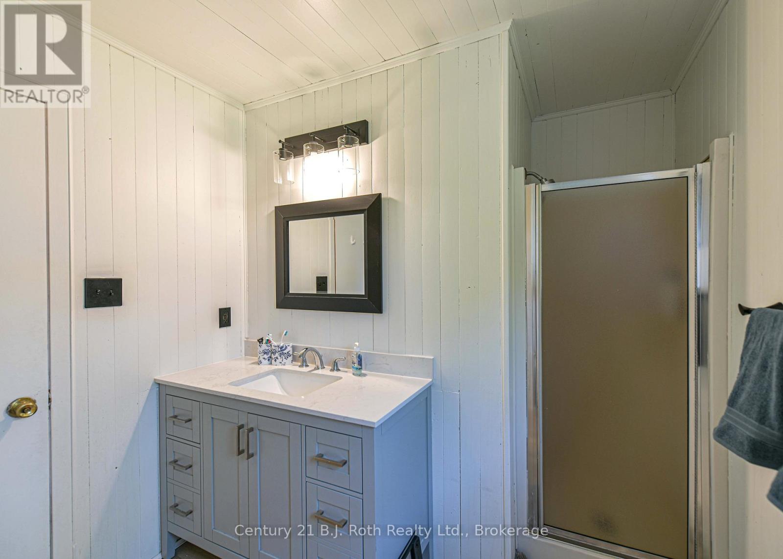 2352 REEVES ROAD - 25