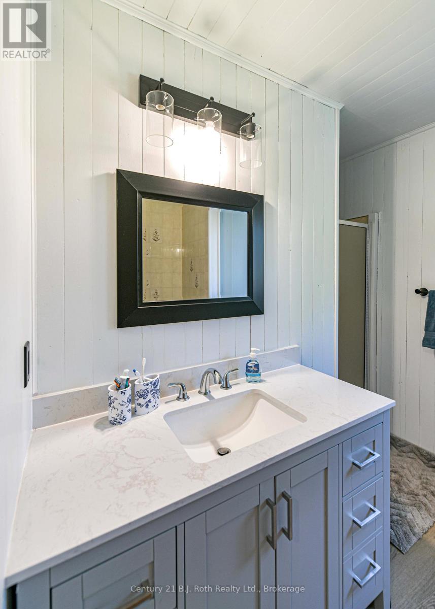 2352 REEVES ROAD - 26