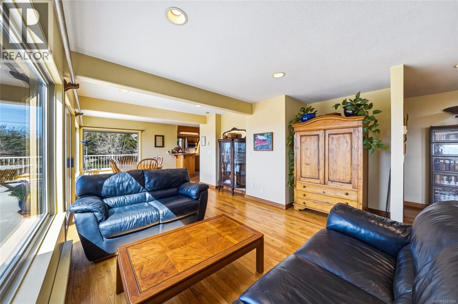 8750 West Coast Rd - 17