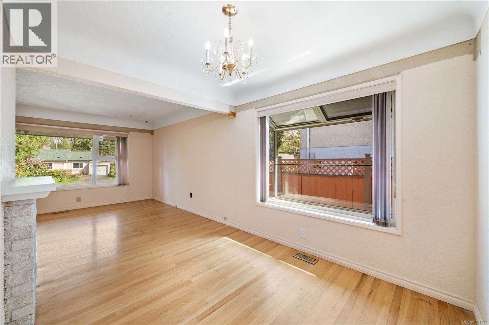 1075 Lodge Ave - 7
