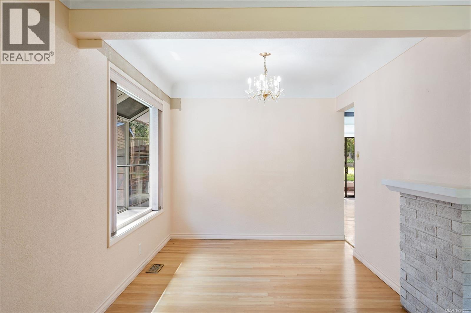 1075 Lodge Ave - 8