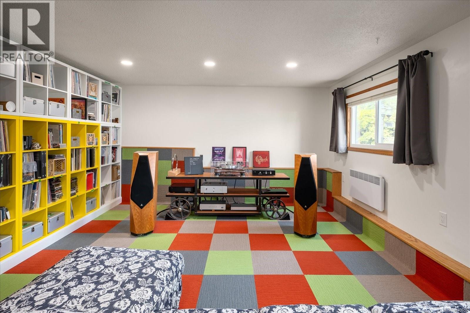11041 Chemainus Rd - 15