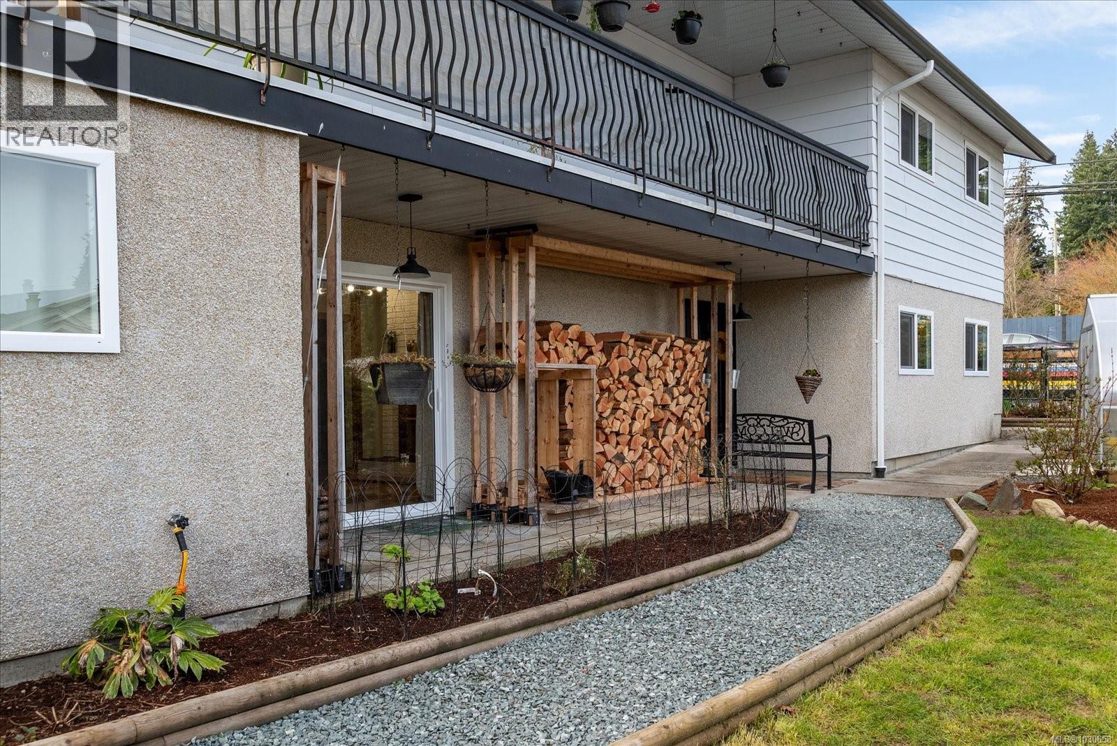 11041 Chemainus Rd - 23