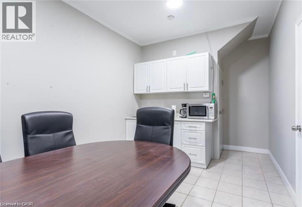 833 KING Street E, Hamilton, Ontario, L8M1B1 — Photo 2
