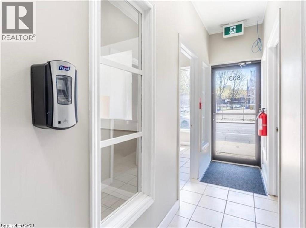 833 KING Street E, Hamilton, Ontario, L8M1B1 — Photo 3
