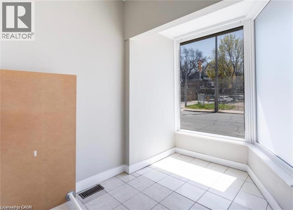 833 KING Street E, Hamilton, Ontario, L8M1B1 — Photo 5
