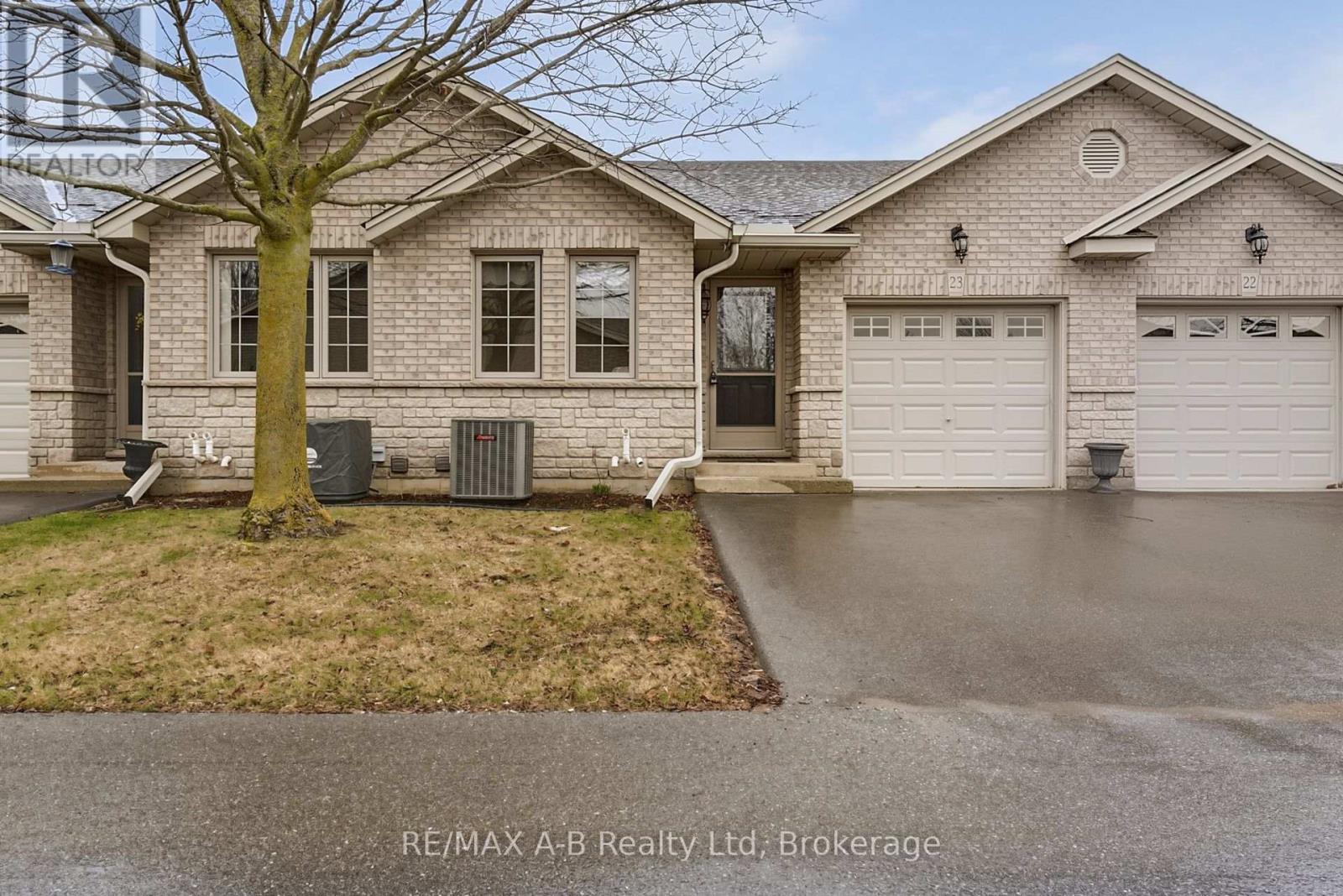 #23 24 GRIFFITHS DRIVE - 1
