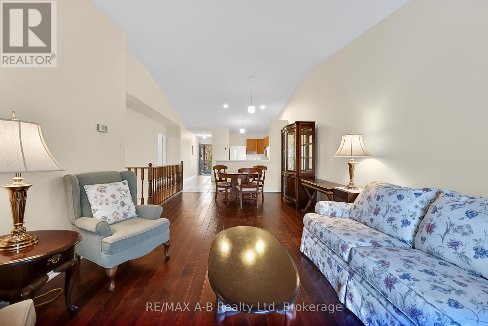 #23 24 GRIFFITHS DRIVE - 10