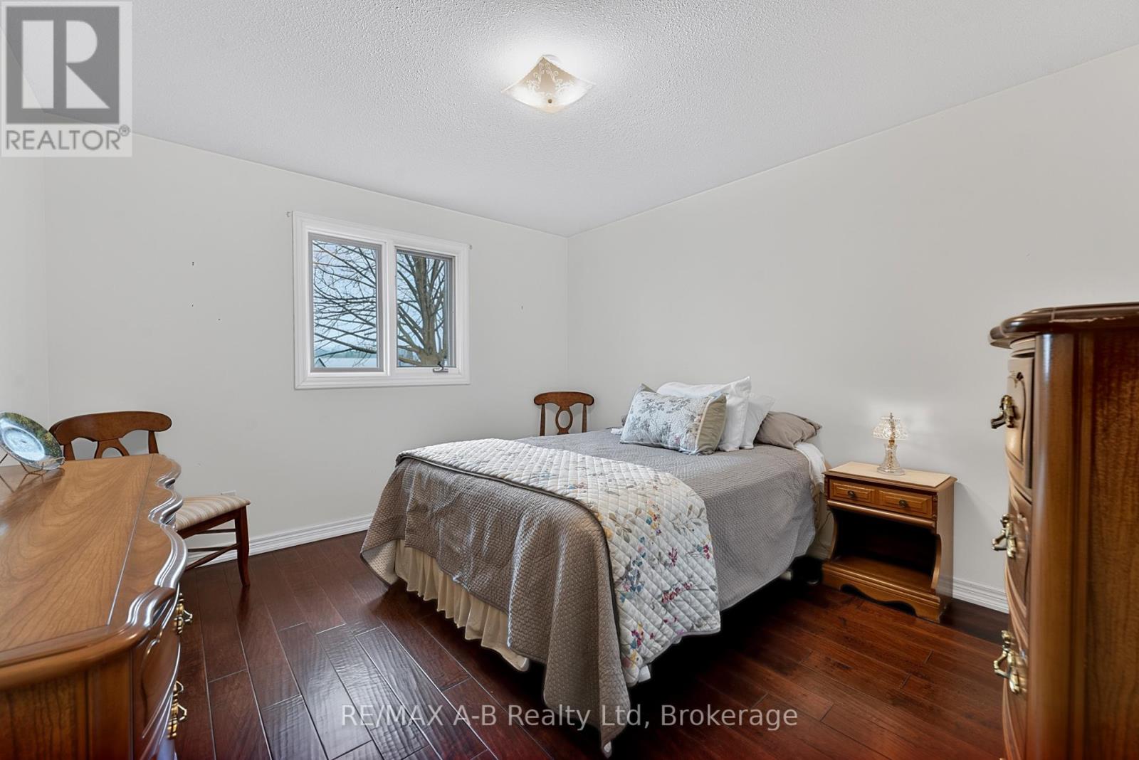 #23 24 GRIFFITHS DRIVE - 11