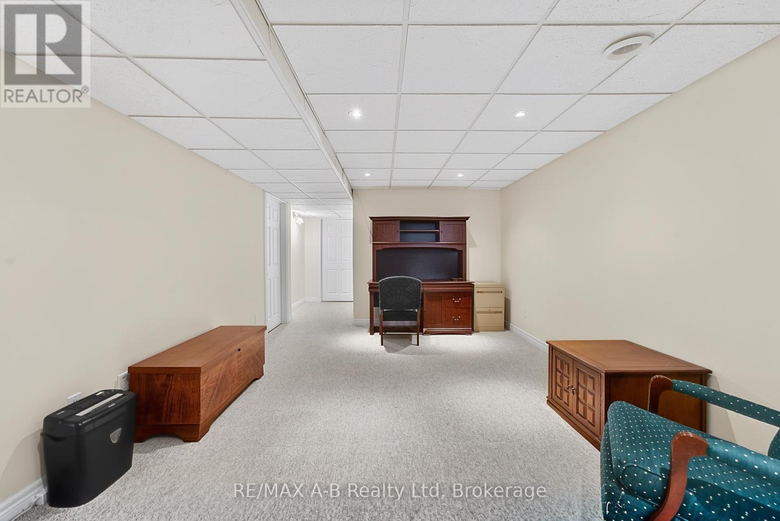 #23 24 GRIFFITHS DRIVE - 20