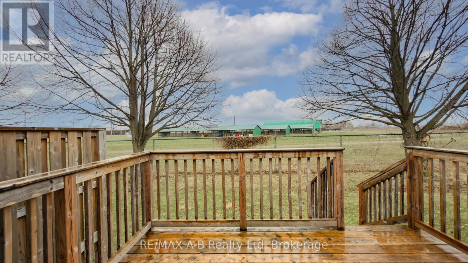 #23 24 GRIFFITHS DRIVE - 22