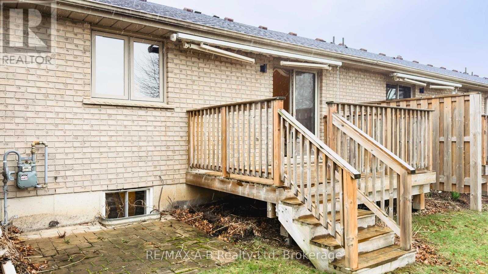 #23 24 GRIFFITHS DRIVE - 24