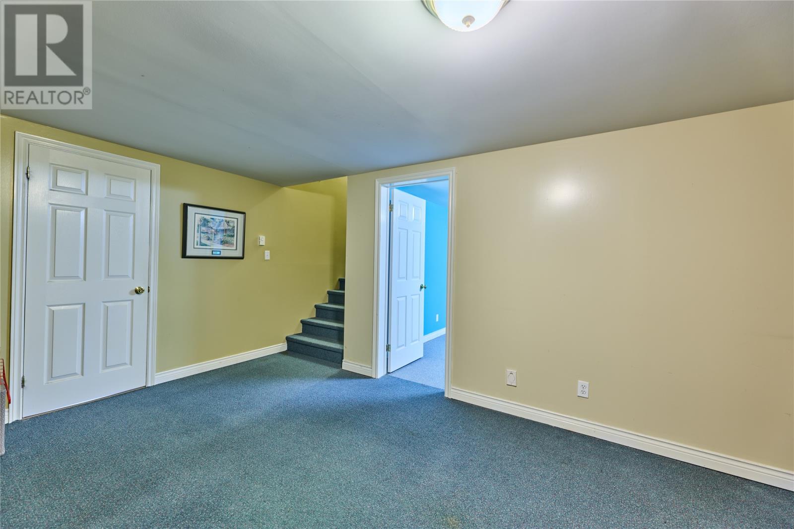 8 Roddickton Place — photo 34