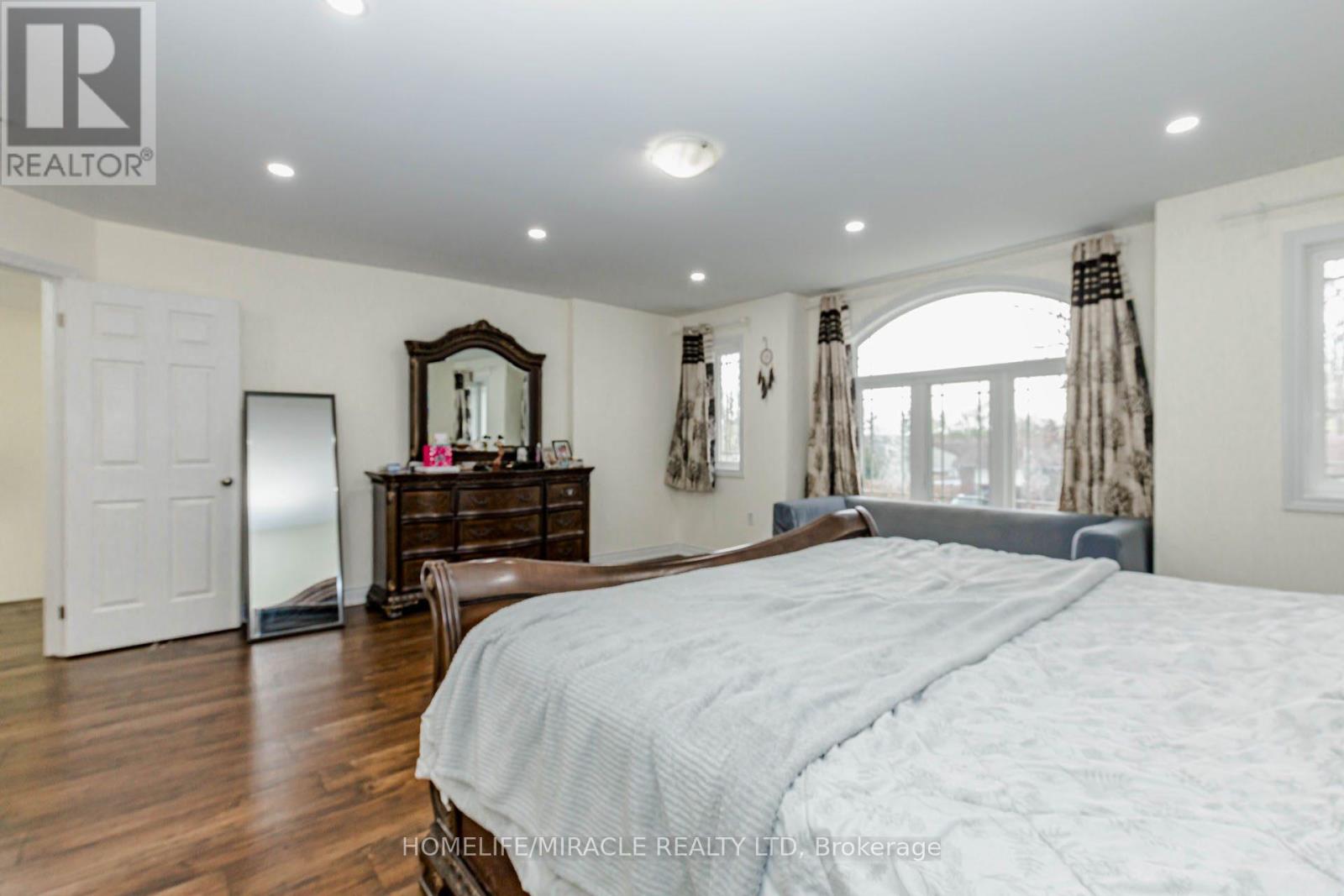 6 HILL STREET - 30
