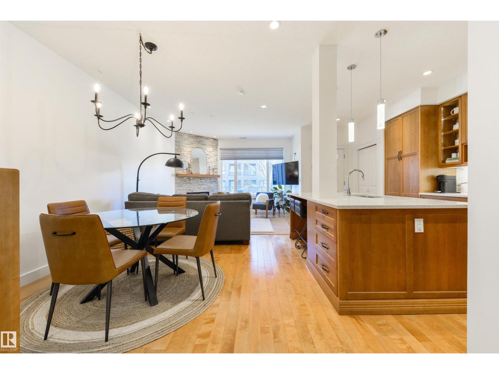 #7 11518 76 AV NW, Edmonton