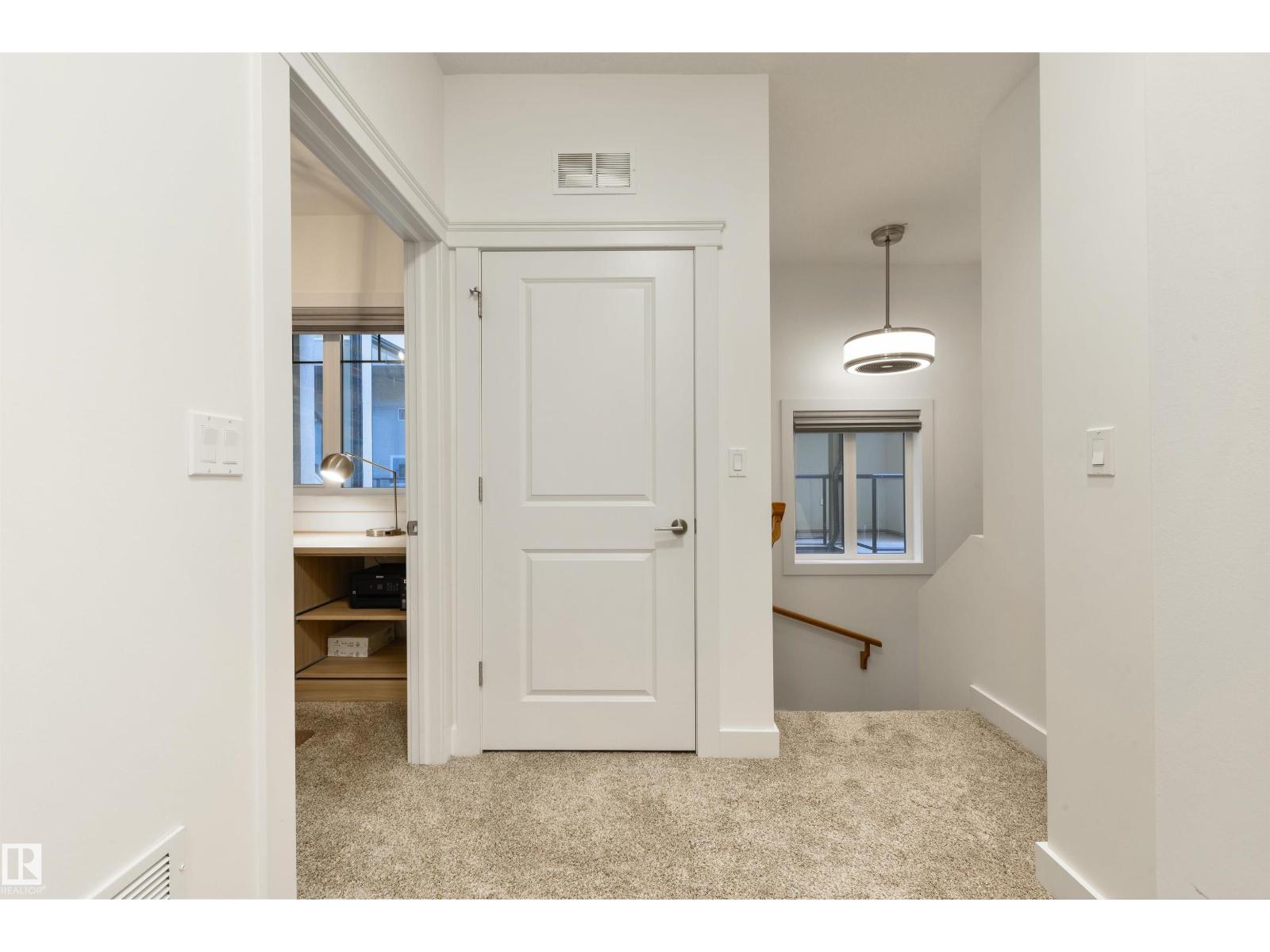#7 11518 76 AV NW - 17