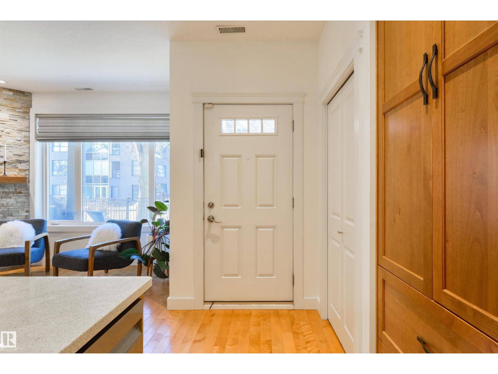 #7 11518 76 AV NW, Edmonton