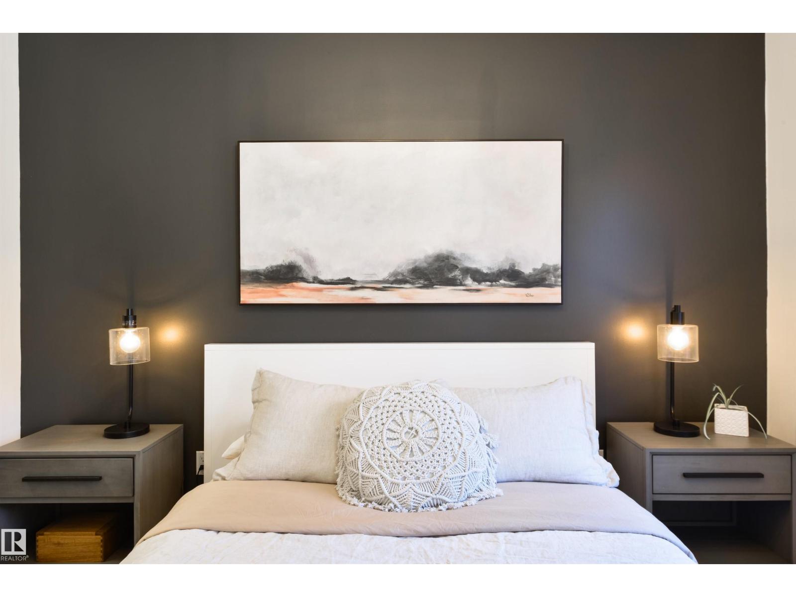 #7 11518 76 AV NW, Edmonton