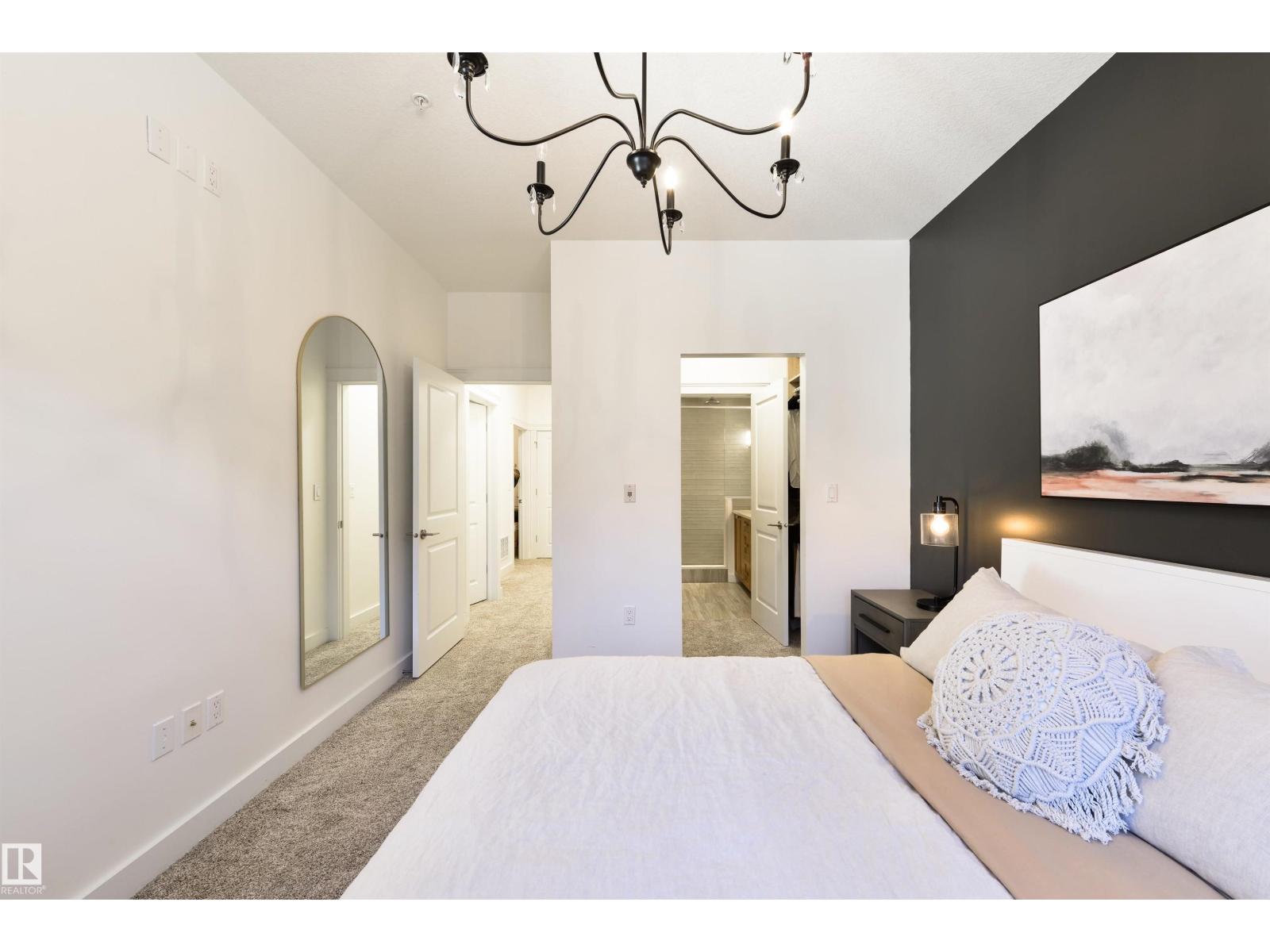 #7 11518 76 AV NW, Edmonton