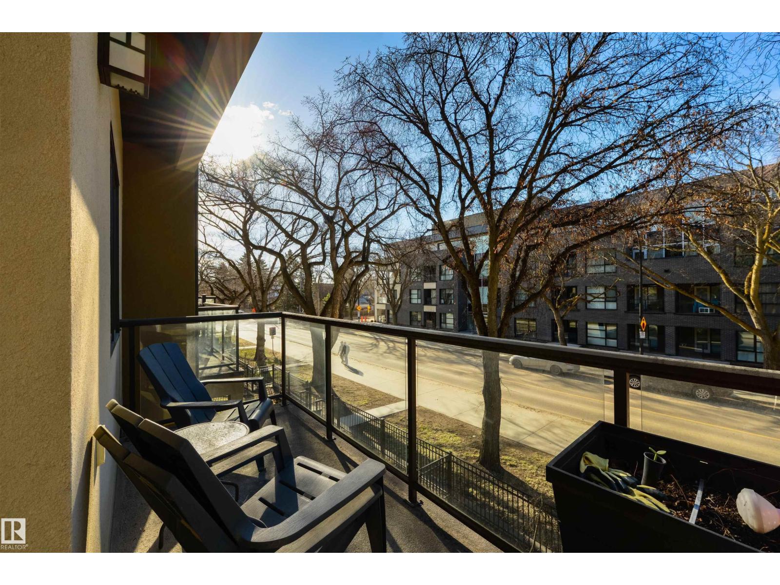 #7 11518 76 AV NW, Edmonton