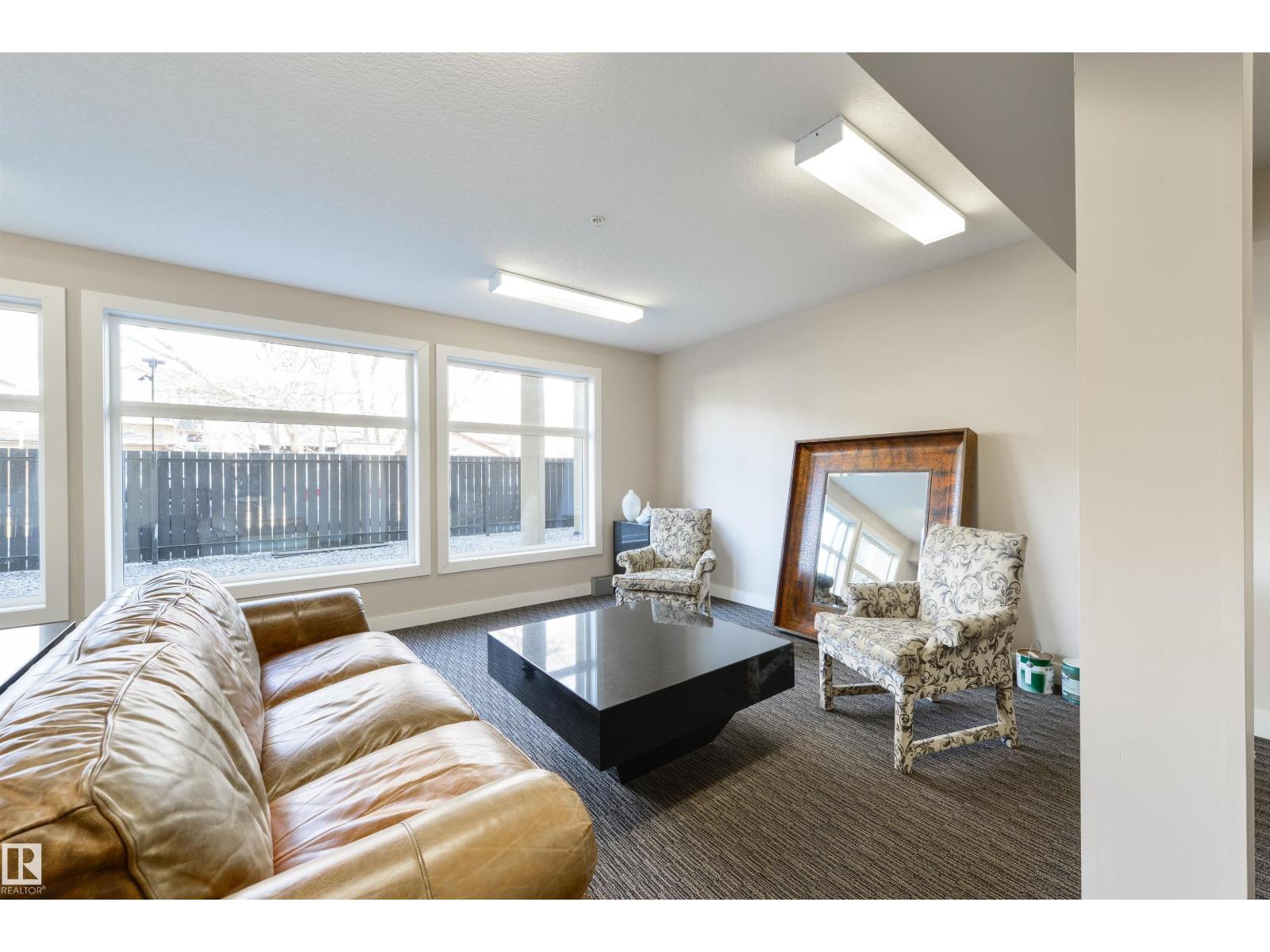 #7 11518 76 AV NW, Edmonton