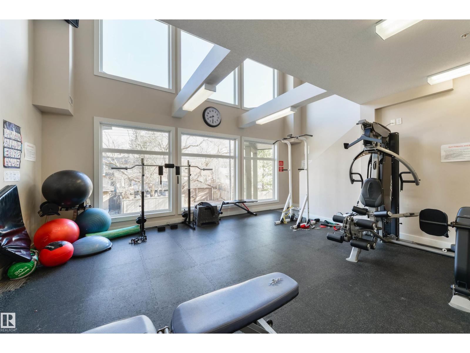 #7 11518 76 AV NW, Edmonton