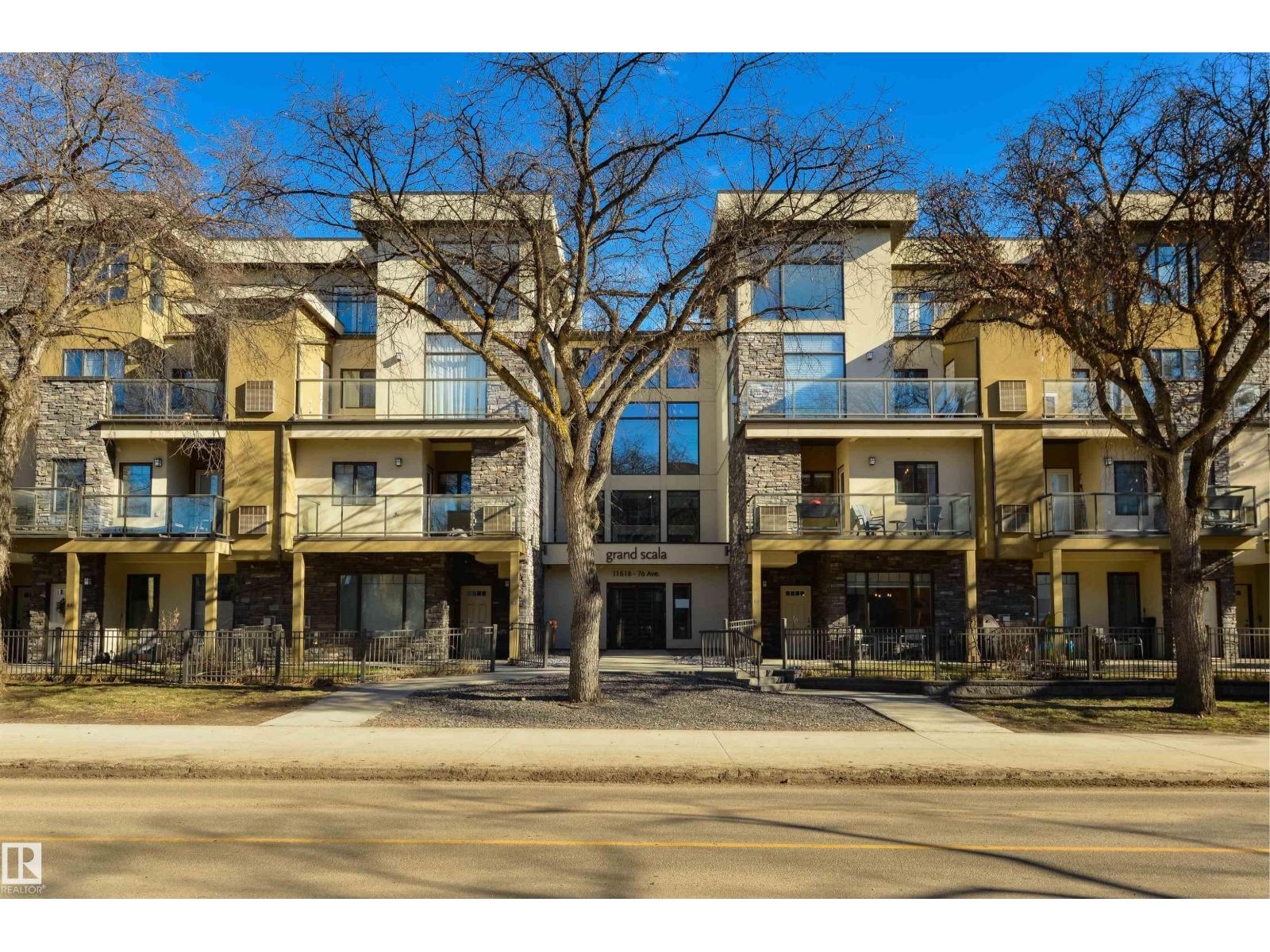 #7 11518 76 AV NW, Edmonton