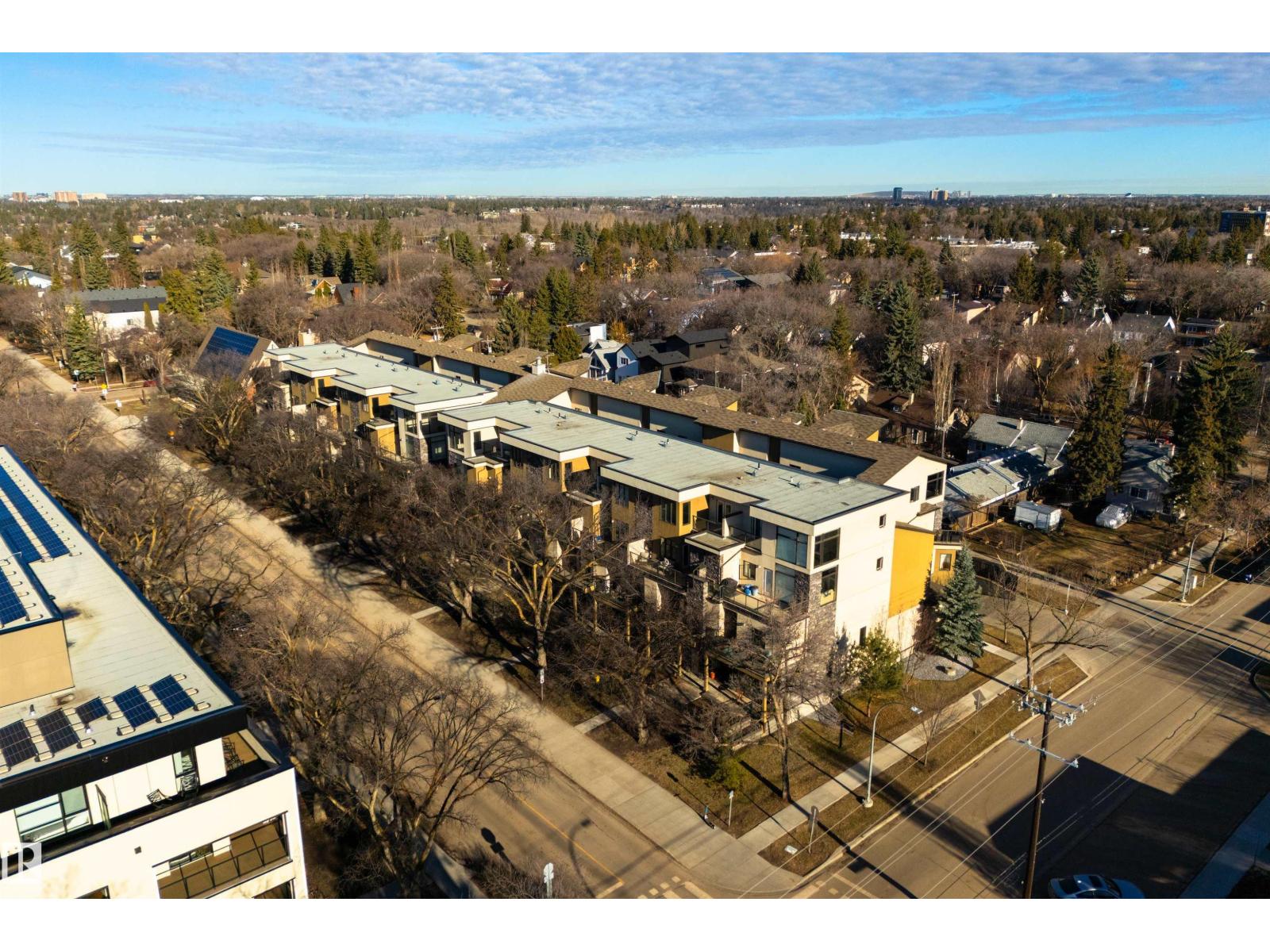 #7 11518 76 AV NW, Edmonton