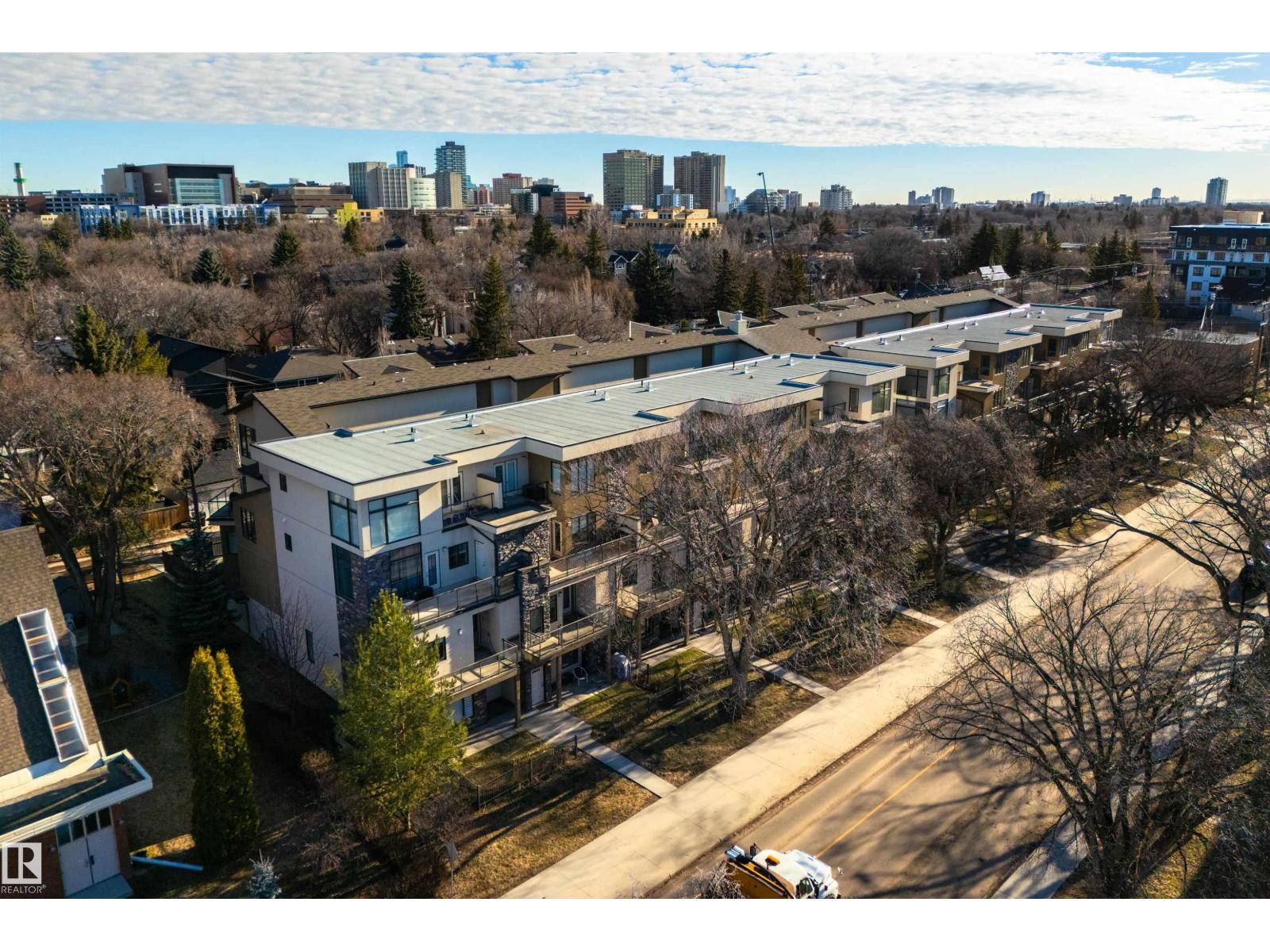 #7 11518 76 AV NW, Edmonton