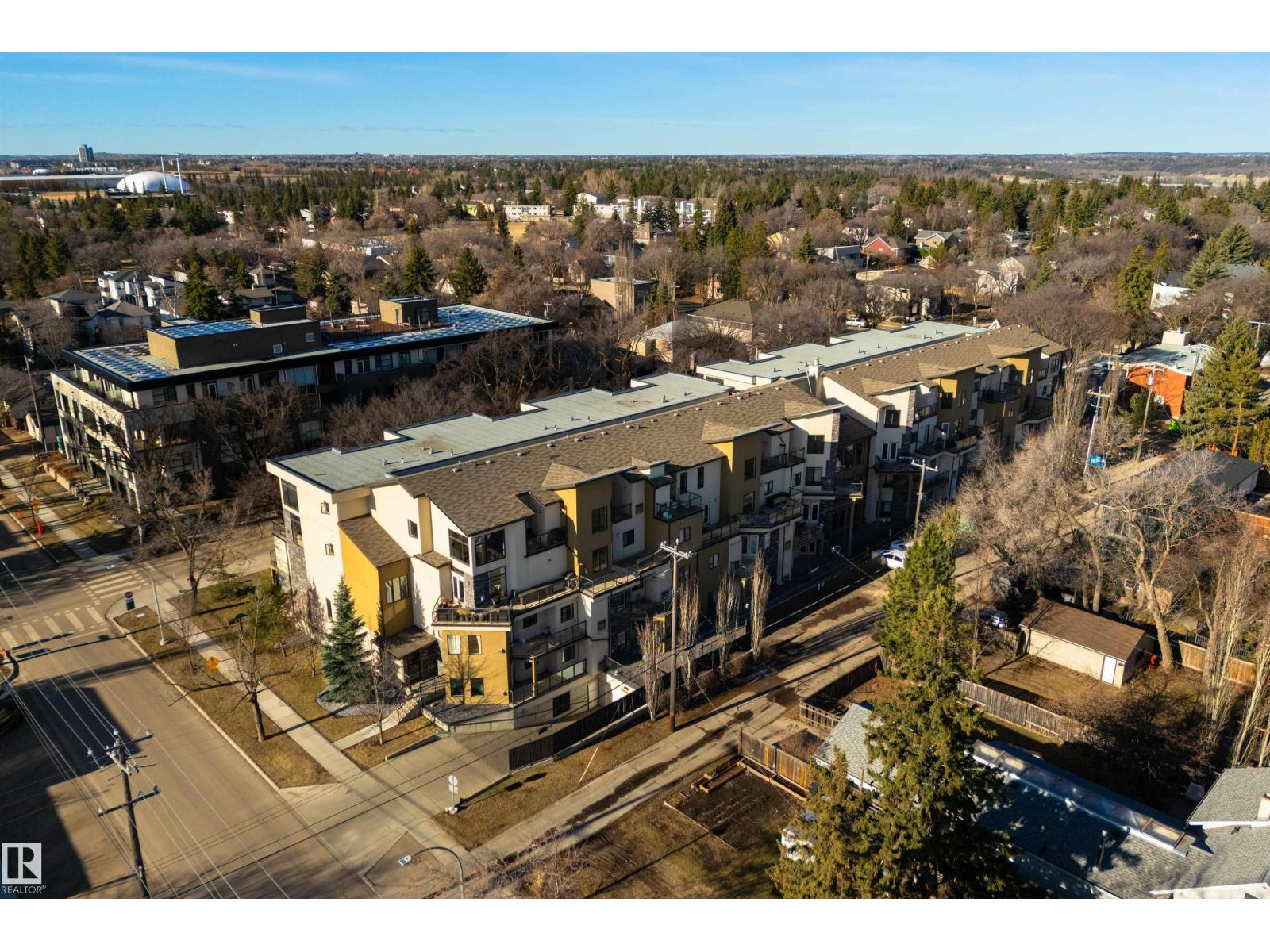 #7 11518 76 AV NW, Edmonton