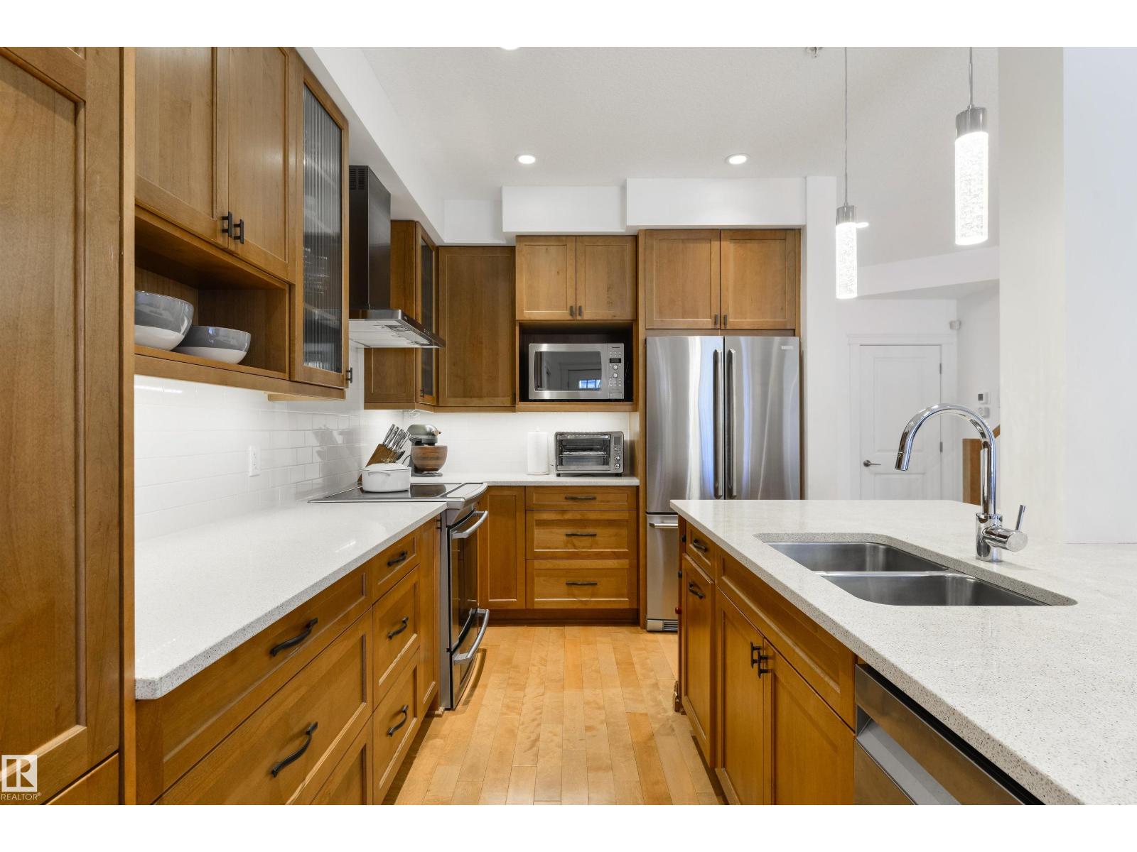 #7 11518 76 AV NW, Edmonton