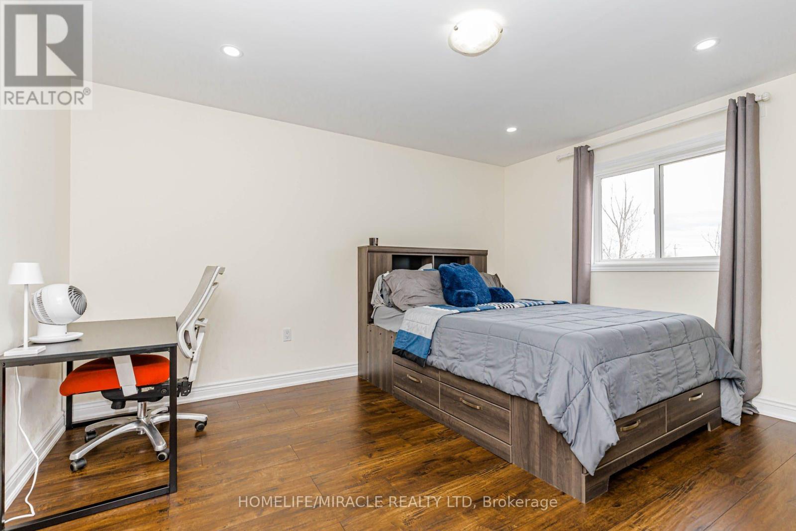 6 HILL STREET - 42