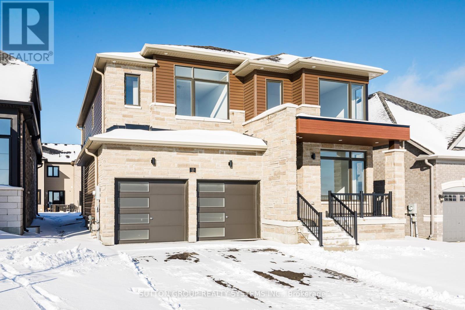 13 SUN VALLEY AVENUE - 1