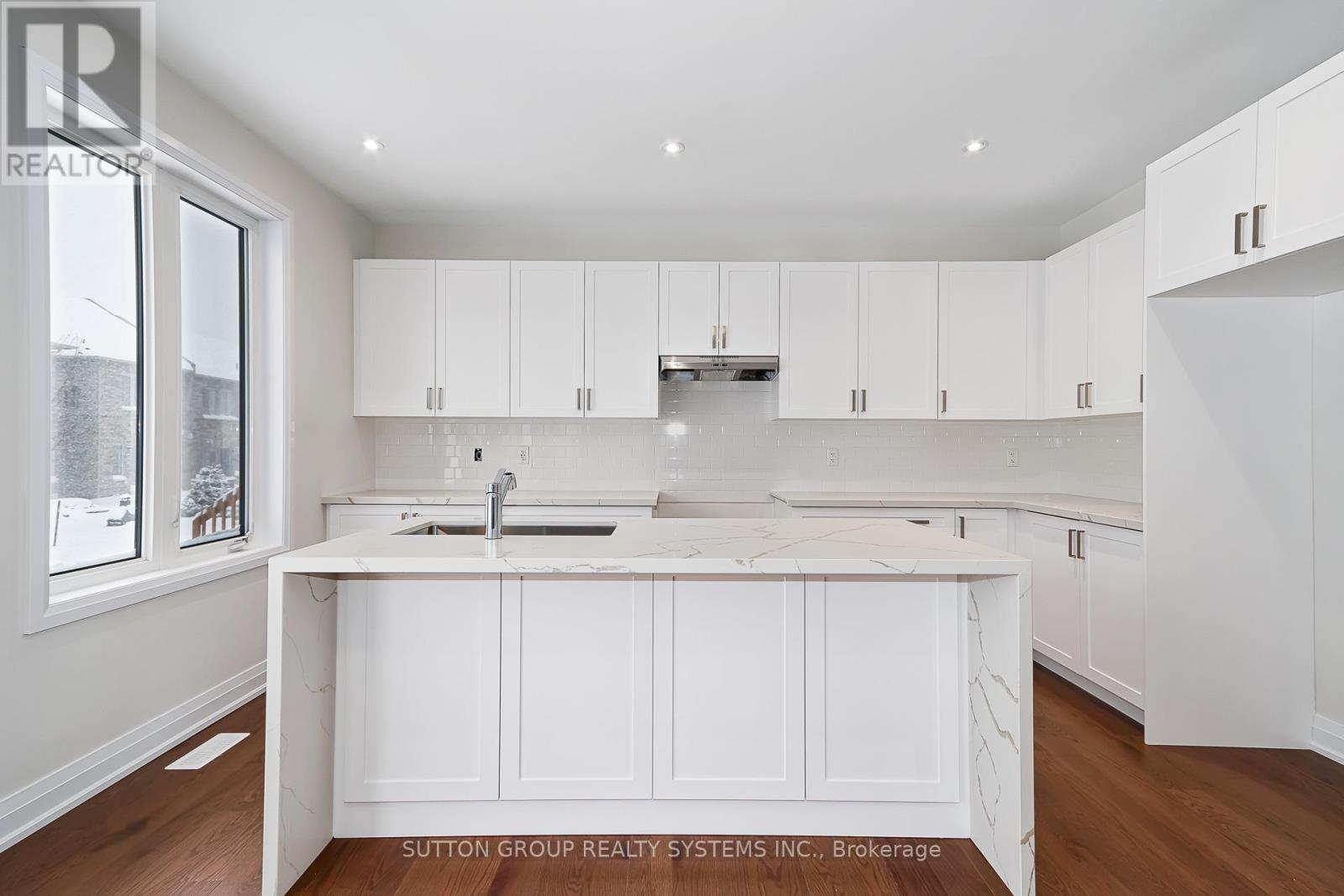 13 SUN VALLEY AVENUE - 11