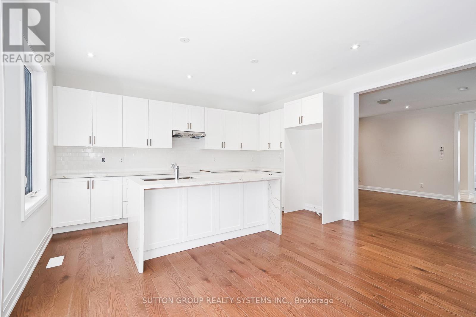 13 SUN VALLEY AVENUE - 12
