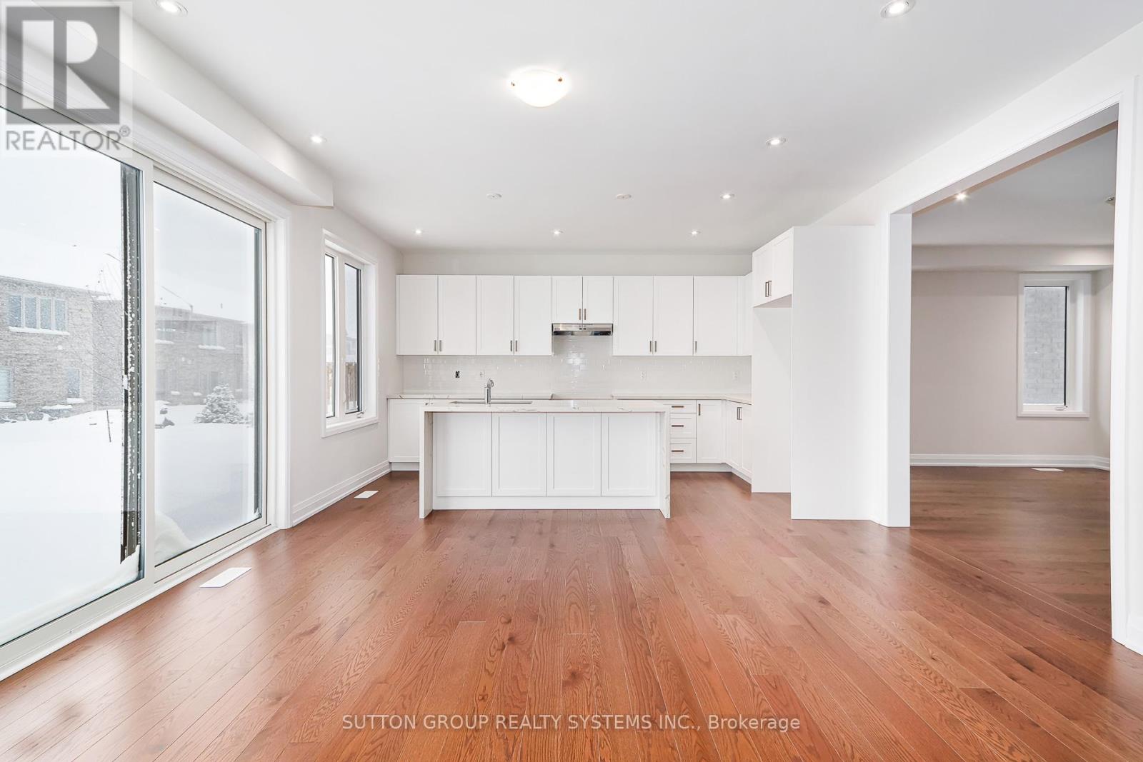 13 SUN VALLEY AVENUE - 15