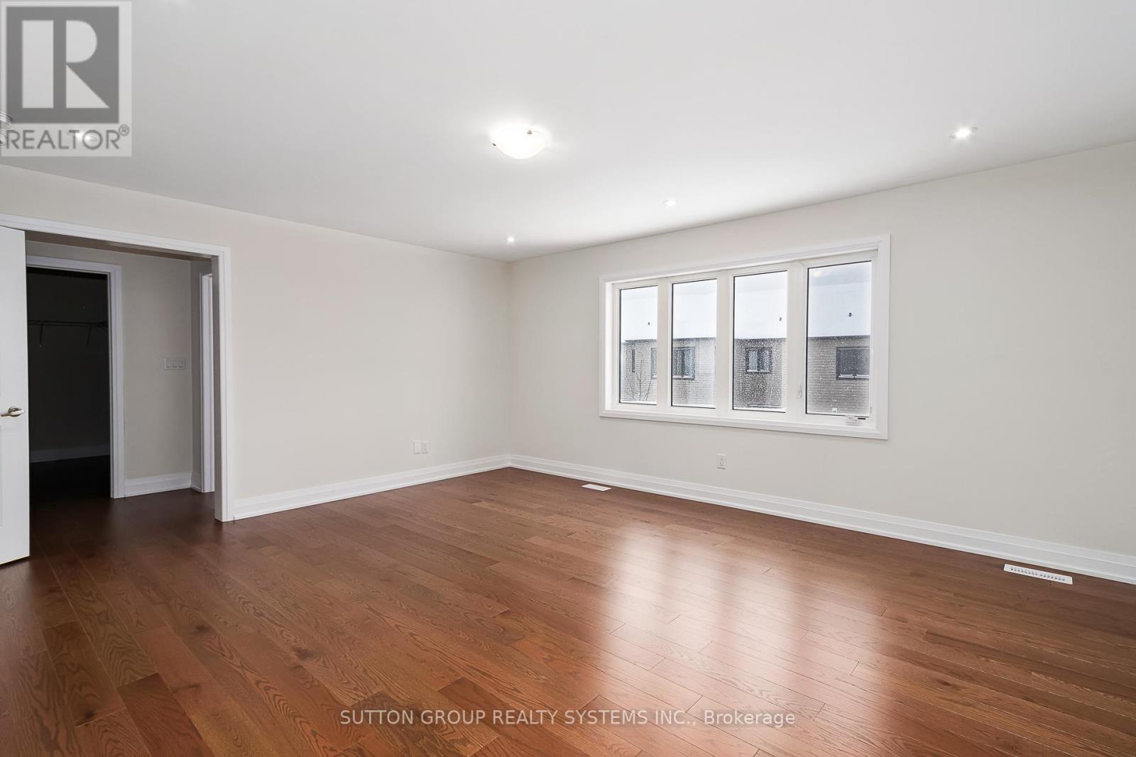 13 SUN VALLEY AVENUE - 32
