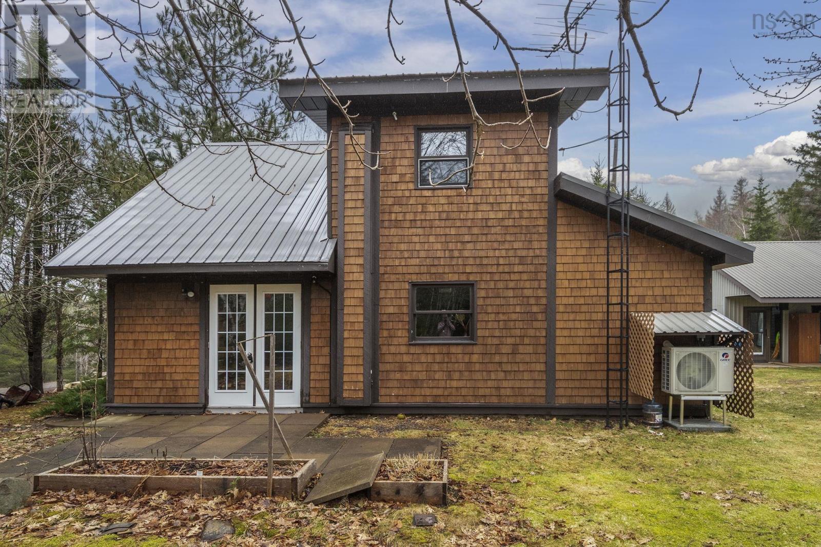 Property 3 of 50 of 882 Warwick Mountain Road