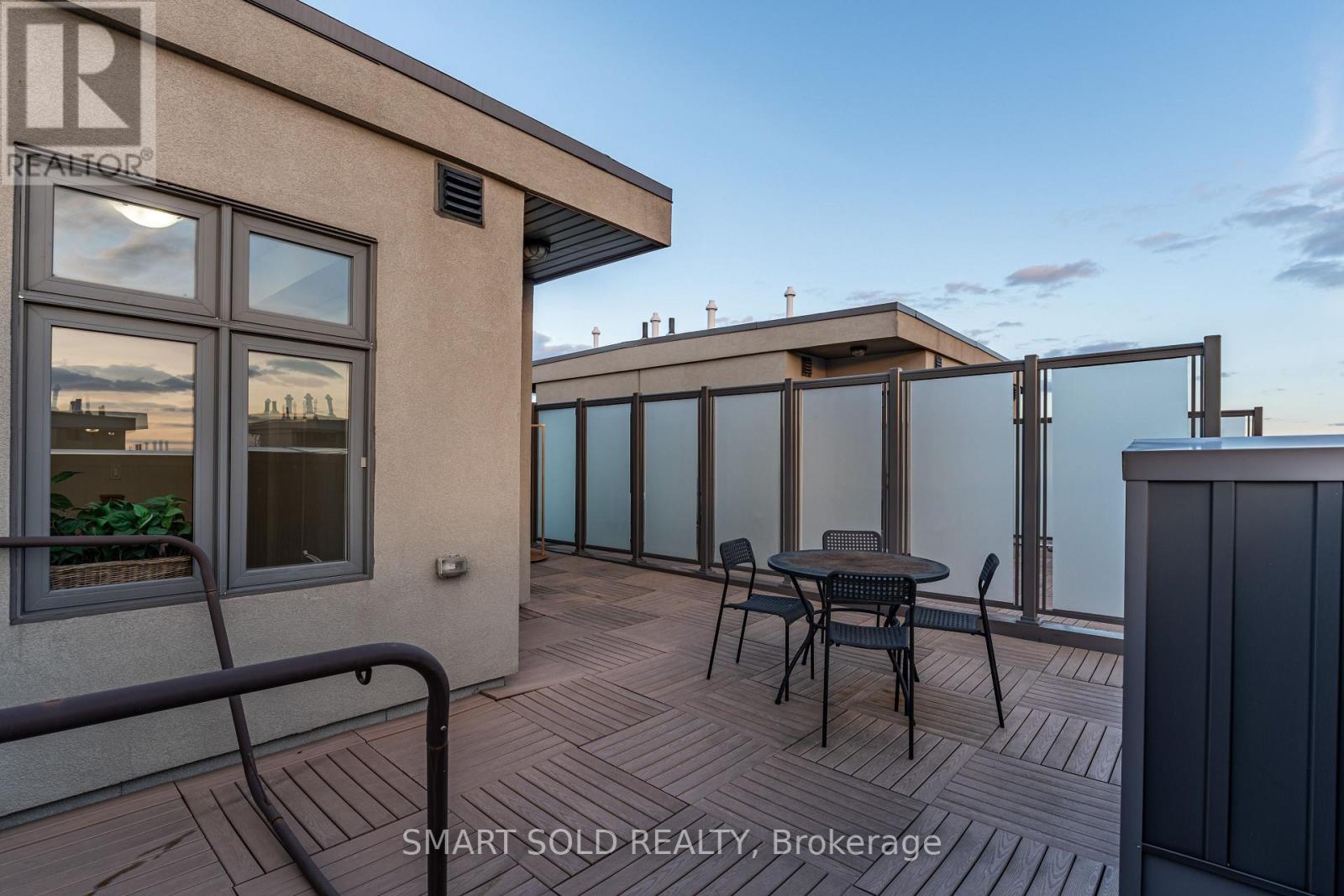 #14 713 LAWRENCE AVENUE W - 18
