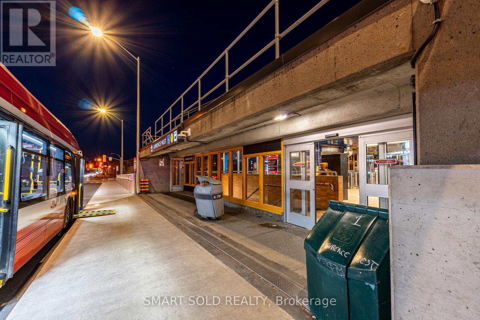 #14 713 LAWRENCE AVENUE W - 27