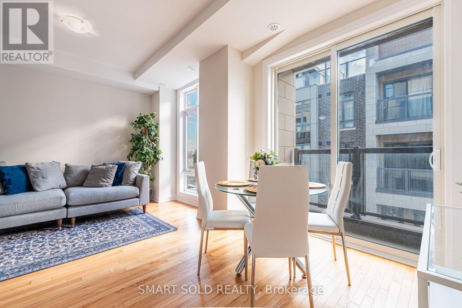#14 713 LAWRENCE AVENUE W - 6