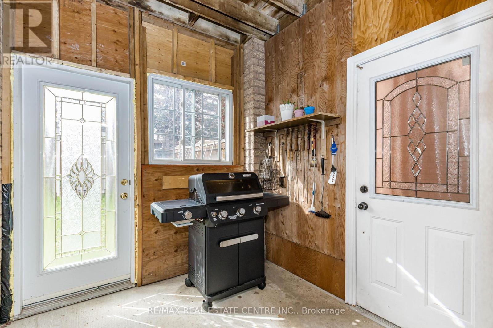 93 WOODVALLEY DRIVE - 19