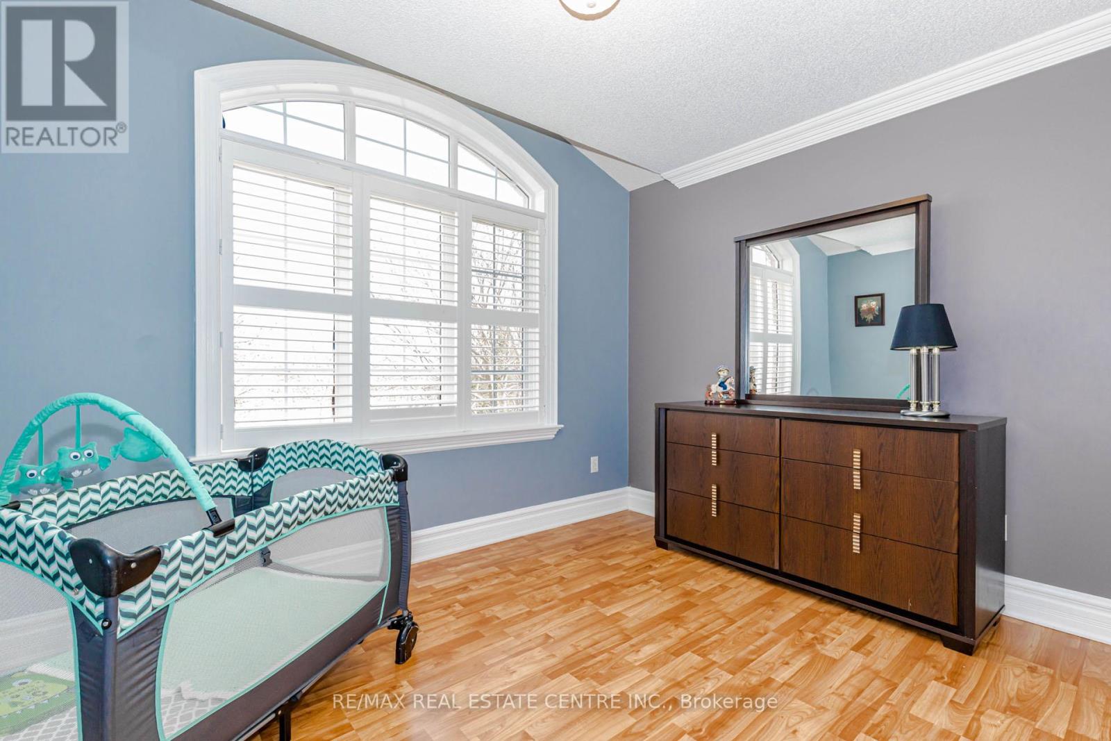 93 WOODVALLEY DRIVE - 28
