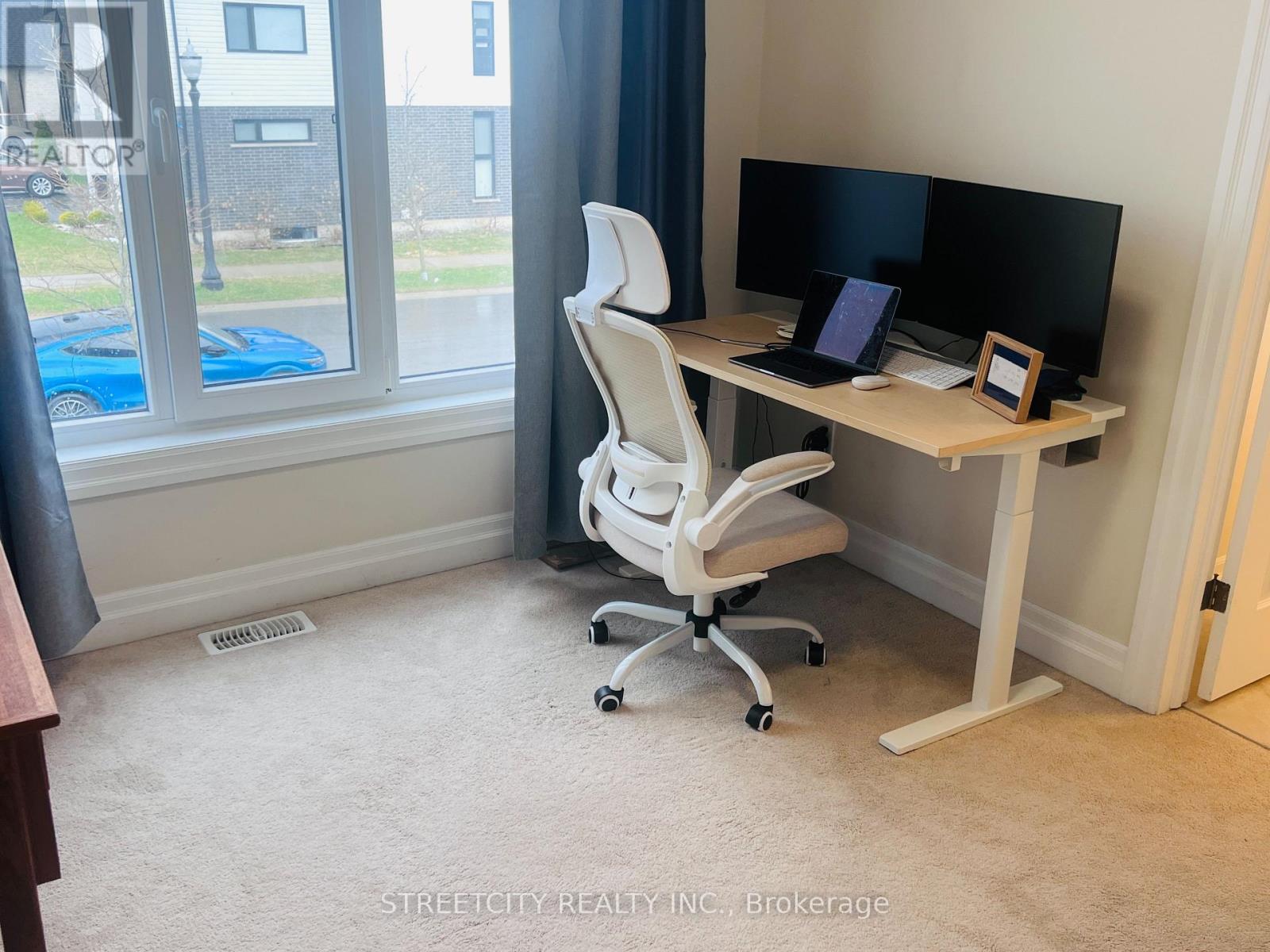 878 ZAIFMAN CIRCLE Property Photo