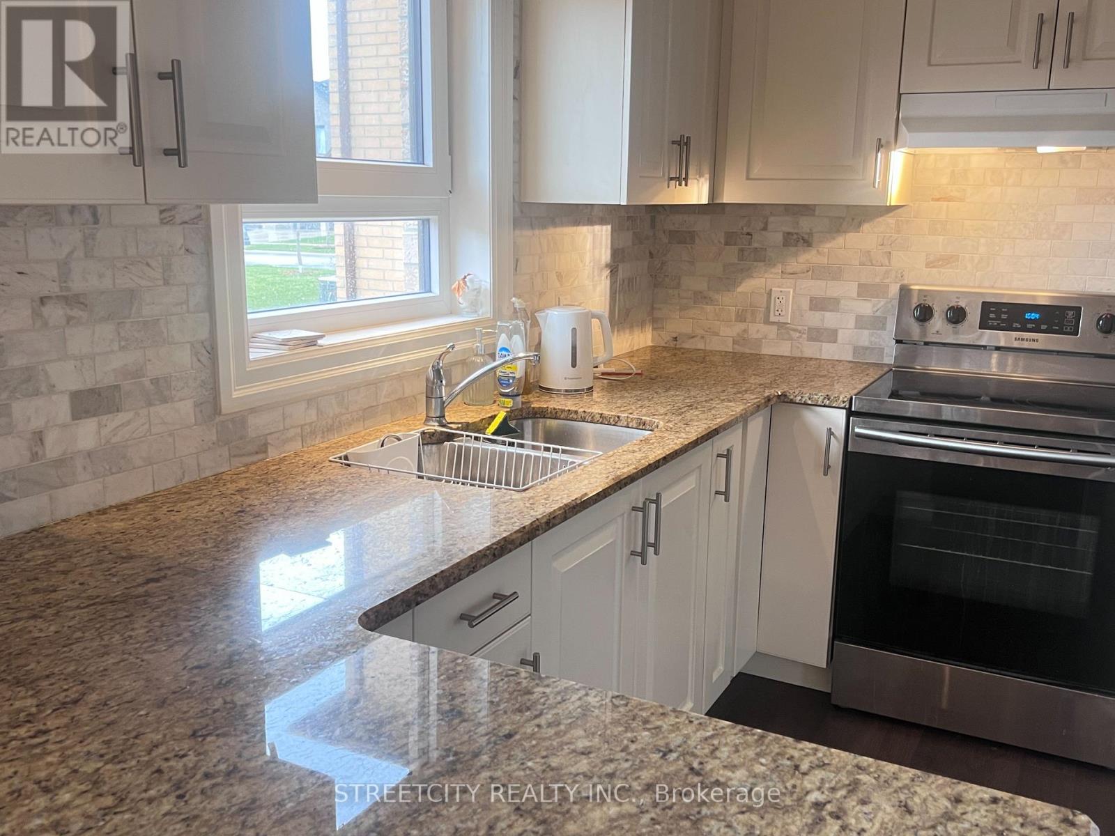 878 ZAIFMAN CIRCLE Property Photo